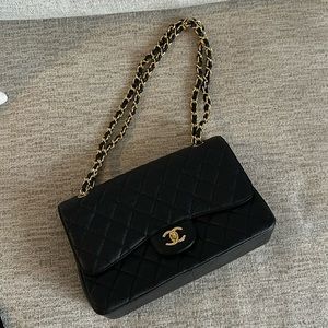 Caviar Quilted Medium Double Flap Black